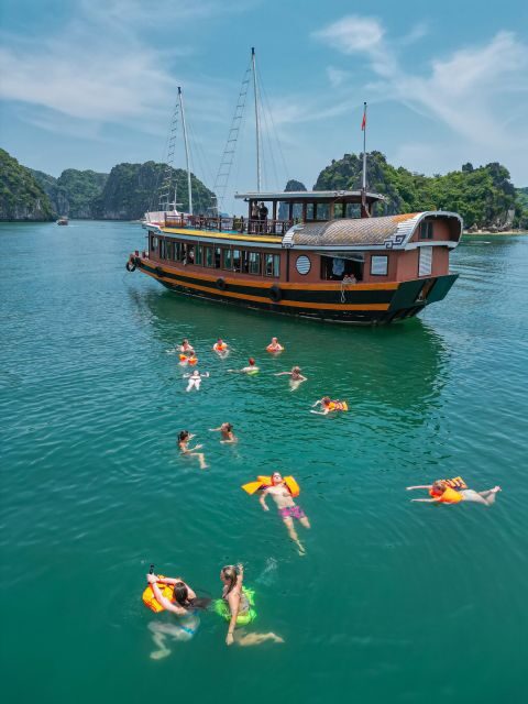 1 Day Ha Noi - Cat Ba island - Lan Ha Bay - Ha Long Bay - Kayaking through K.A cave and Bats cave: the reason many people choose this day