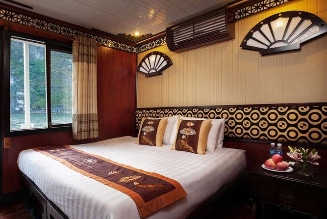 2-day Ha Long Bay Cruise included Transfer, Kayking and Swimming - Guides and Organization: Where the Trip Usually Gets Real