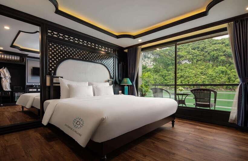 2-Day: Halong Lan Ha Bay 5 Stars Cruises w/Balcony & Bathtub - Food, service, and the onboard vibe: where the 5-star feeling shows