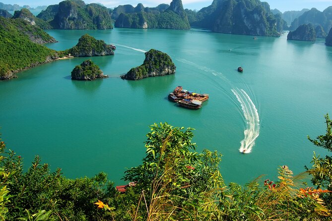2-Day In Halong Bay Cruise With Transfer From Hanoi - Overnight on the Water: AC, Ensuite Comfort, and Real Sleep