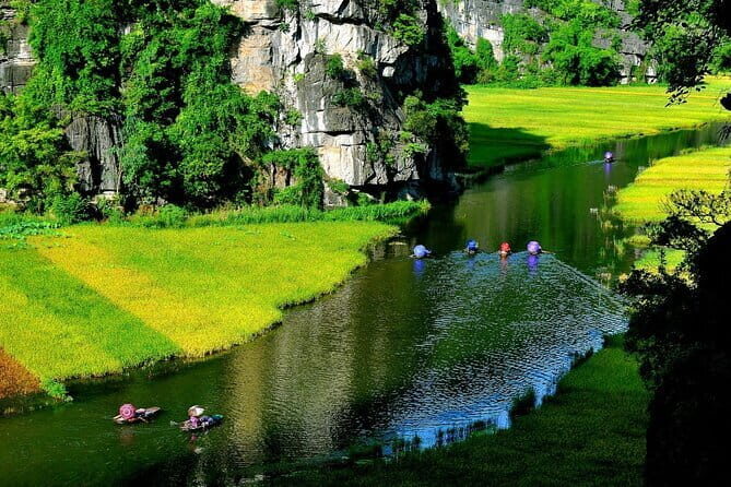 2 Days, 1 Night in Lan Ha Bay with Icon Cruise from Hanoi - Day 2 morning: Tai Chi first, then kayaking in Ao Ech