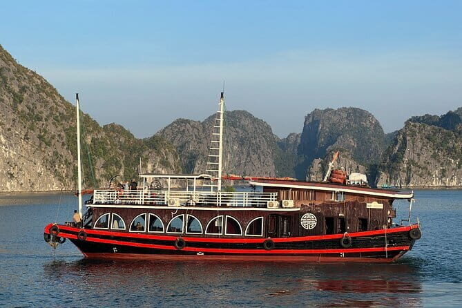 2 Days 1 Night Visit Lan Ha Bay - Classic 3 cabins cruise - From Hanoi Old Quarter to Beo Harbor: The Early Start Is Part of the Trade