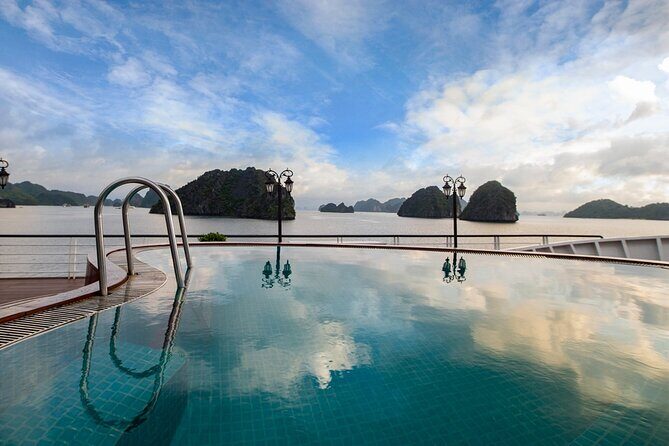 2-Days Aspira Cruise Tour around Hanoi- Halong- Lan Ha Bay - Guides and crew: what good leadership looks like here