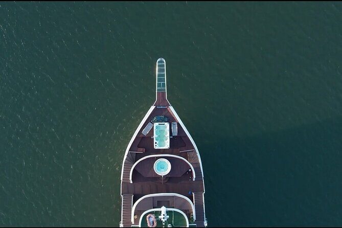 2 Days Cruise Tour in Halong Bay from Hanoi - Night on the water: cabin comfort, jacuzzi time, and the DJ vibe