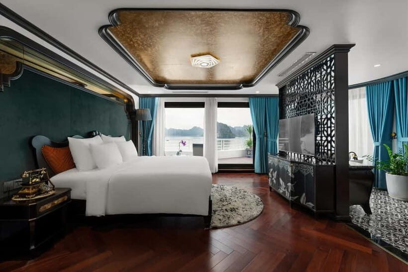 2D1N Halong Bay 6-Star Cruise: Fine Dining, Cave & Kayaking - Fine Dining on Board: More Than Just Being Fed