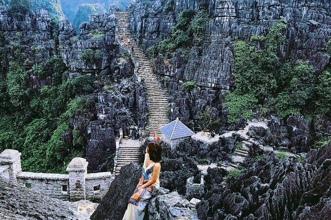 2Day-1Night: Hanoi-Ninh Binh-Ha Long Bay-Overnight in Tam Coc - Hoa Lu Ancient Capital: brief temple time with a clear story