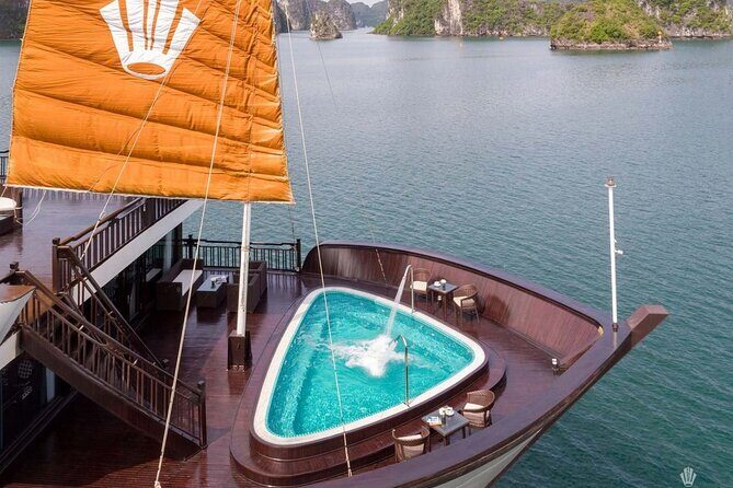 2Days-1Night Halong Bay Luxury Genesis Regal Cruises - Food and service: breakfast to dinner with a real sense of care