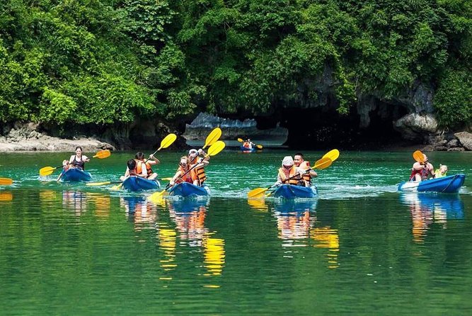 3-Day Cruise on Ha Long Bay with Kayaking, Swimming, Cooking Class,... - Sung Sot Cave: worth it, but go in with good timing