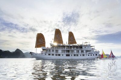3-Day Hera Cruise Tour in Halong Bay from Hanoi - Day 3: Hang Luồn Water Cave by Kayak or Bamboo Boat