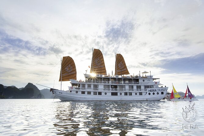 3-Day Hera Cruise Tour in Halong Bay from Hanoi - Day 3: Hang Luồn Water Cave by Kayak or Bamboo Boat