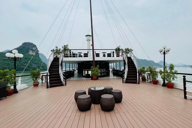 3 Days Cruise Tour in Halong Bay and Lan Ha Bay from Hanoi - Getting to Tuan Chau: the 8:30 start and the harbor flow