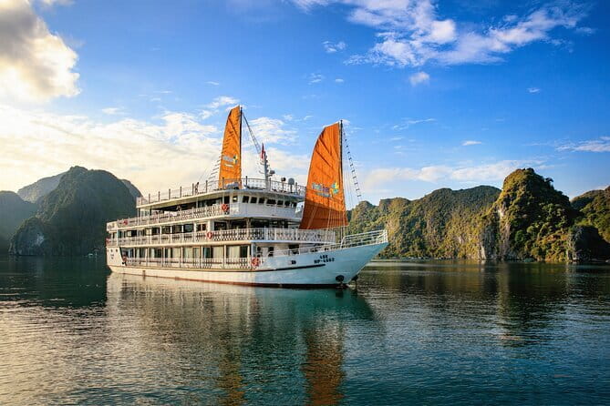 3Day Kayak & Trek to Ha Long Bay and Tamcoc (the 2nd day private) - Lan Ha Bay and Tam Coc: dodging peak Ha Long stress