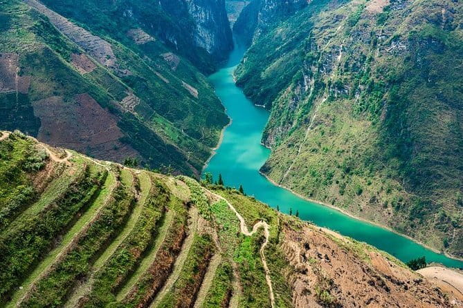 3Day Kayak & Trek to Ha Long Bay and Tamcoc (the 2nd day private) - Should you book this 3-day kayak and trek to Ha Long Bay and Tam Coc?