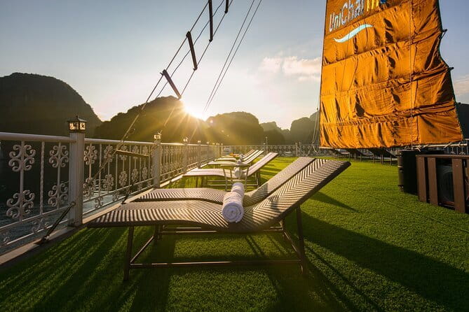 3Day Kayak & Trek to Ha Long Bay and Tamcoc (the 2nd day private) - Day 2: sunrise on the ship, Viet Hai in the morning, Tam Coc by evening