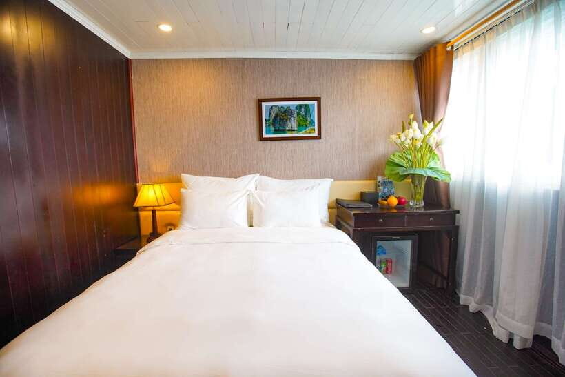 4-star Halong Paloma Cruise 2D1N Trip - Day 2: Tai Chi, Vung Vieng floating village, and the pearl farm