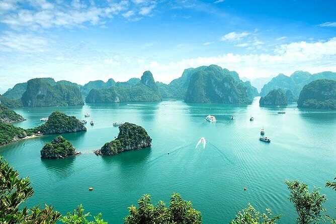 8-Day Discover Northern Vietnam Highlight: Hanoi - Ninh Binh - Sapa - Halong Bay - Day 3 to Ninh Binh: Hoa Lu Temples, Tam Cốc Boats, and Mua Cave Steps