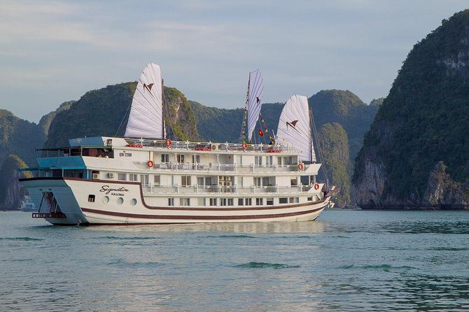 Bai Tu Long Bay Luxury Cruise 2D/1N: Visit Bai Tu Long bay & pristine places - Hanoi Pickup and the Ride to Halong Bay: Start Easy