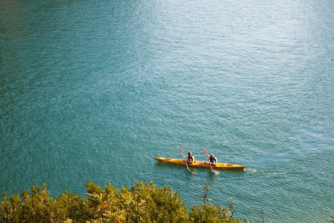 Bai Tu Long boutique & budget cruise 2D: Kayaking, swimming at pristine palaces - Tips to make kayaking and swimming feel good (not annoying)