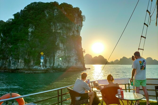 Best Price Halong Bay Full-Day Trip,Cave,Titop,Kayak By Transfer - Sung Sot Cave: Big Chambers and Paved Stone Steps
