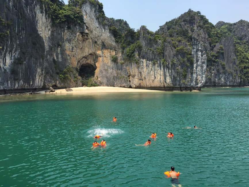 Cat Ba/Ha Noi: Lan Ha and Monkey Island Full Day Boat Trip - Lunch on board: where the value becomes obvious