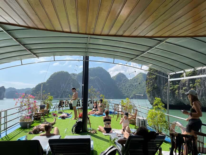 Cat Ba/Ha Noi: Lan Ha and Monkey Island Full Day Boat Trip - Monkey Island at 15:00: sunset anchors and an optional hike