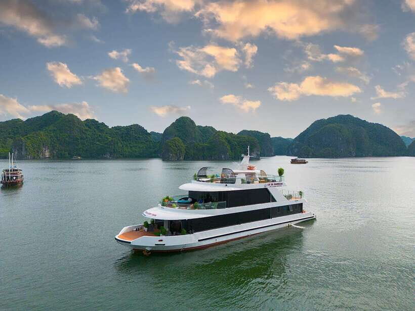 Cat Ba Island: Lan Ha Bay Full-Day with Luxury Cruise - Luxury on the water: what $38 buys you in Lan Ha Bay
