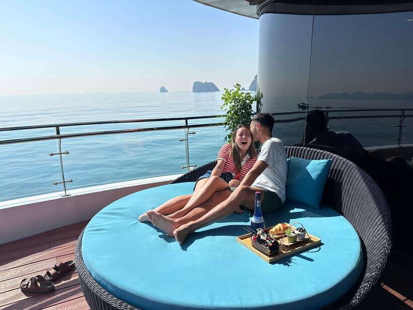 Cat Ba Island: Lan Ha Bay Full-Day with Luxury Cruise - A second kayaking session around Tay Keo or Van Boi