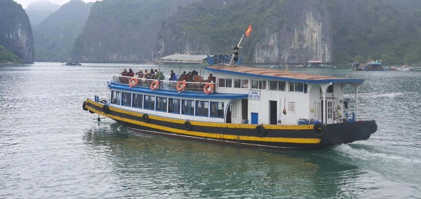 Cat Ba: Lan Ha, HaLong bay full day- biking, kayaking, lunch - Swimming time at Ba Trai Dao beaches: when the sun shows up