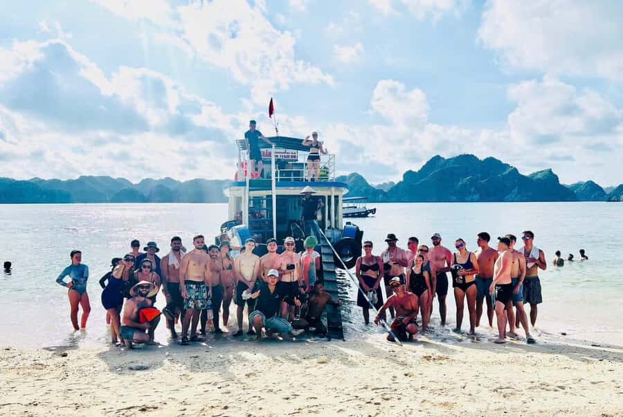 Cat Ba: Night Kayaking with Glowing Plankton - How the Day Flows: From Cai Beo Floating Village to Night Kayak Glow
