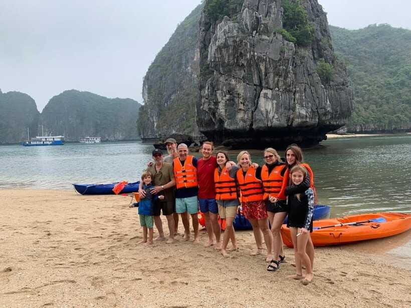 Đảo Cát Bà : 1Day Kayaking,Swimming,Cycling,Snorkeling,Lunch - Bioluminescent plankton and squid fishing: what this tour includes