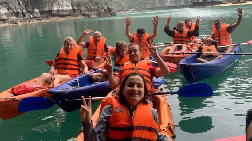 Đảo Cát Bà : 1Day Kayaking,Swimming,Cycling,Snorkeling,Lunch - Boat condition and group management: why ratings are mixed