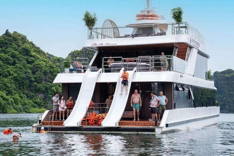 D'Charme Luxury Day Cruise Discover the Stunning Lan Ha Bay - Cruising Lan Ha Bay: limestone islets and the feeling of space