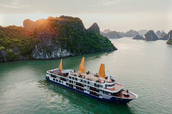 Erina Cruise Lan Ha Bay 2 days 1 night with roundtrip transfer - Getting to the bay: the Hanoi-to-dock transfer reality