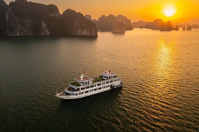 Explore Halong & Bai Tu Long Bay in 2 Days 1 Night from Hanoi - The shorter moments: breakfast-to-cave-to-bay wrap-up