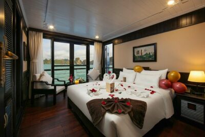 Explore Untouched Bai Tu Long: 2-Day Garden Bay Cruise Journey - Day 1: Welcome Drink to Cap La Kayaking and Beach Time