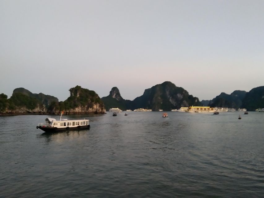 From Ha Noi - Fullday Trip Ha Long Bay - Surprising Cave: The Walk That Breaks Up the Cruise