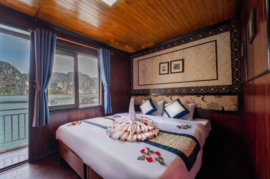 From Hanoi: 2-Day Ha Long Bay Boat Tour - Food, drinks, and the crew: where the tour earns its high marks