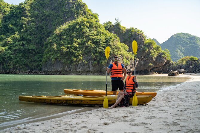 From Hanoi: 2D1N Ha Long Bay Deluxe Cruise with Bus Limousine - Food onboard: what’s included and how that shapes your day
