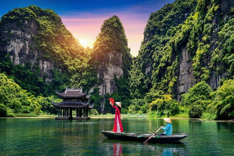 From Hanoi: 3-Day Luxury Tour Ninh Binh & Ha Long Bay Cruise - Mua Cave and the 500-step viewpoint over Tam Coc