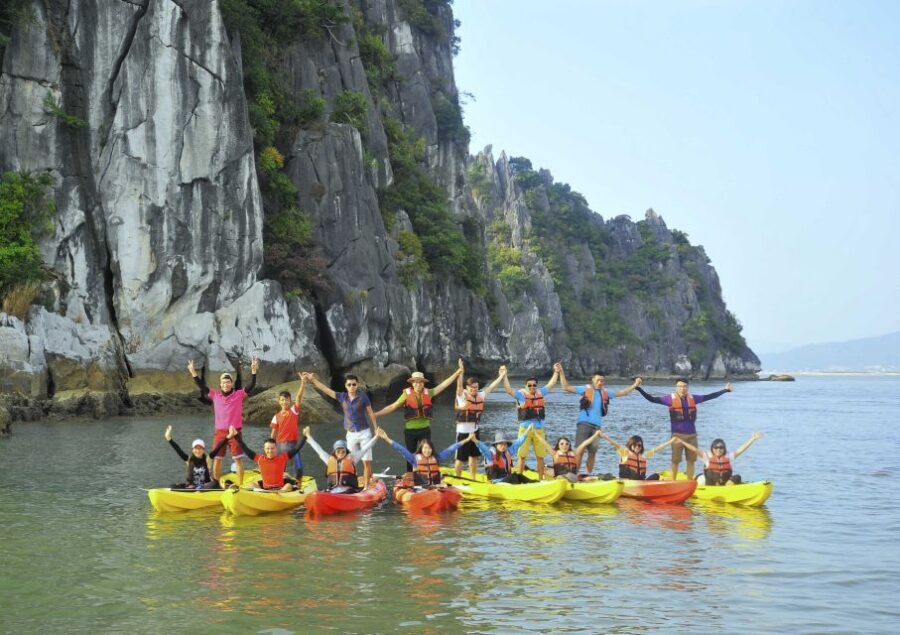 From Hanoi: Halong Bay Day Trip with Lunch and Transfers - Tuan Chau Harbor Cruise: Lunch Among the Islands