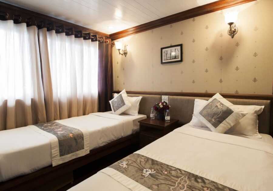 From Hanoi: Halong Explorer 3-Day Deluxe Cruise - Day 2: Lan Ha-style southern kayaking and a pearl farm stop