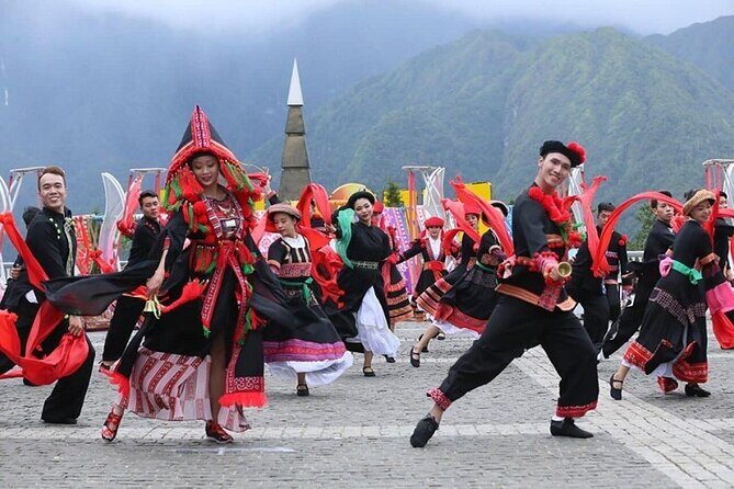From Hanoi : Sapa Moutain Trek - Halong bay Heritage - Halong Bay by Cruise: Welcome Drink, Sunset Party, and Kayak Time