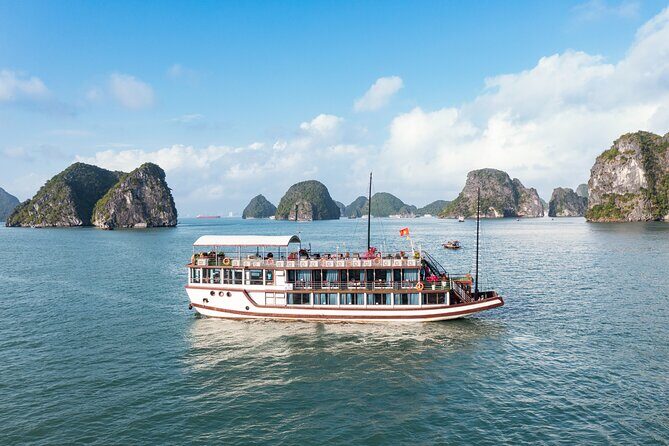 From Hanoi : Sapa Moutain Trek - Halong bay Heritage - Surprise Cave on Day 4: The Biggest Cave Stop