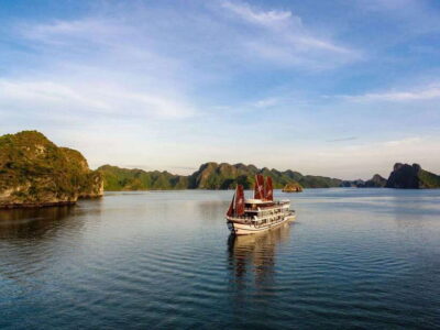 From Lan Ha Bay: 3-Day 2-Night Cruise with Meals & Kayaking - Cabin reality check: private balcony and a bathtub that changes the vibe