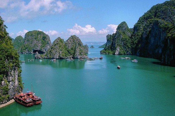 From your cruise port to Ninh Binh 1 day with our driver - Getting to the cave areas: the car comfort and what it does for you