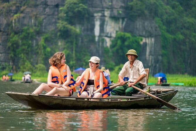 Full Day Explore Bai Tu Long Bay With Cave And Kayaking From Hanoi - Price and logistics: what $70 really buys you