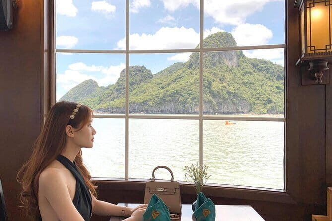 Full Day Private Tour in Halong with Lunch - Hanoi to Halong: the day starts with a smooth pickup