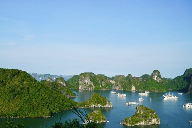Ha Long Bay 1 Day Joined Luxury Tour - Hang Luon Lagoon Kayaking: Quiet Water Between Limestone Cliffs