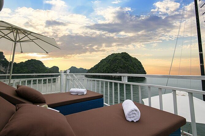 Ha Long Bay 2 Days 4 Star - Day 1 on the water: Bai Tu Long Bay views, Vung Vieng, and Pearl Farm fun