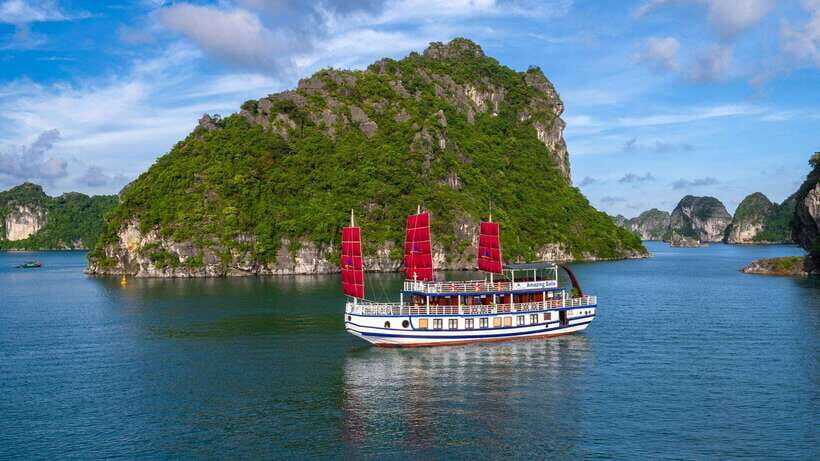 Ha Long Bay - Bai Tu Long Bay Luxury Boat Tour & Transfer - Luxury Boat Day From Hanoi’s Old Quarter: The Value Beat